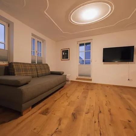 Modernes Altstadt-juwel דירה