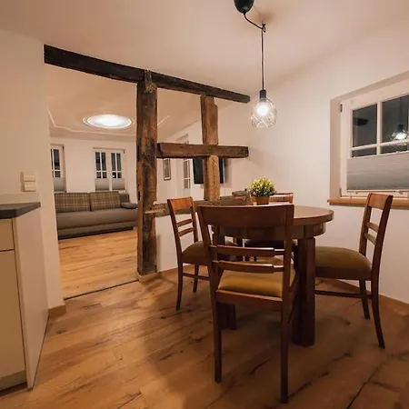 Modernes Altstadt-juwel