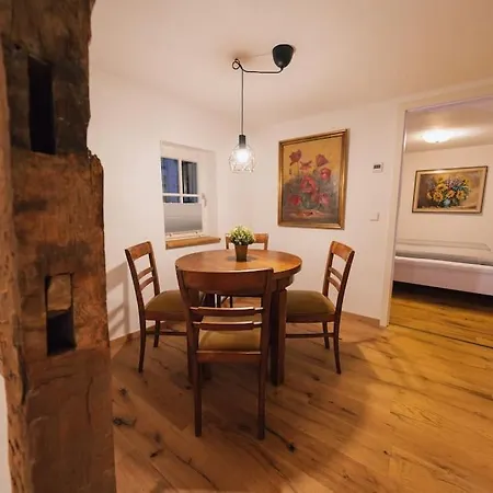 דירה Modernes Altstadt-juwel בוכן